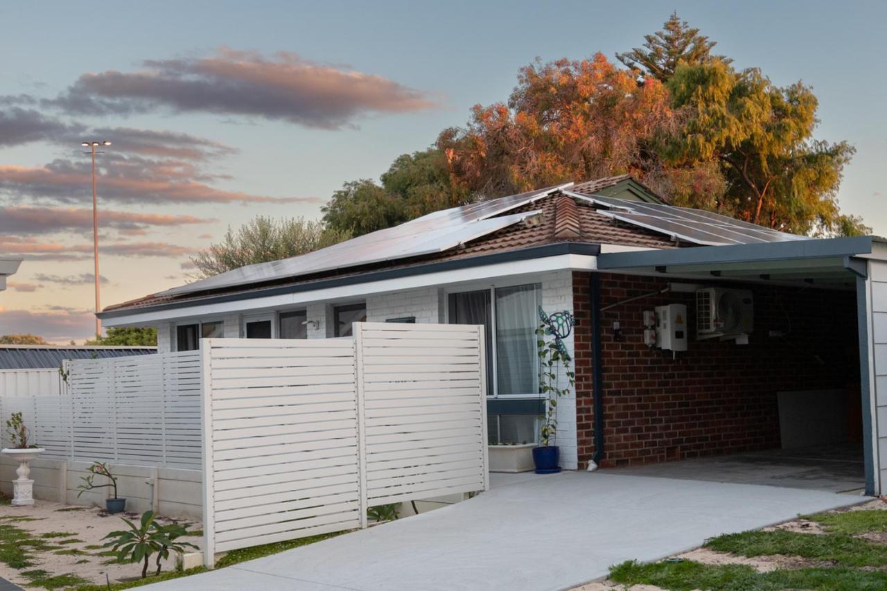 Shabby Chic Shack - 2 Bedroom Beach Cottage Yanchep Exterior photo